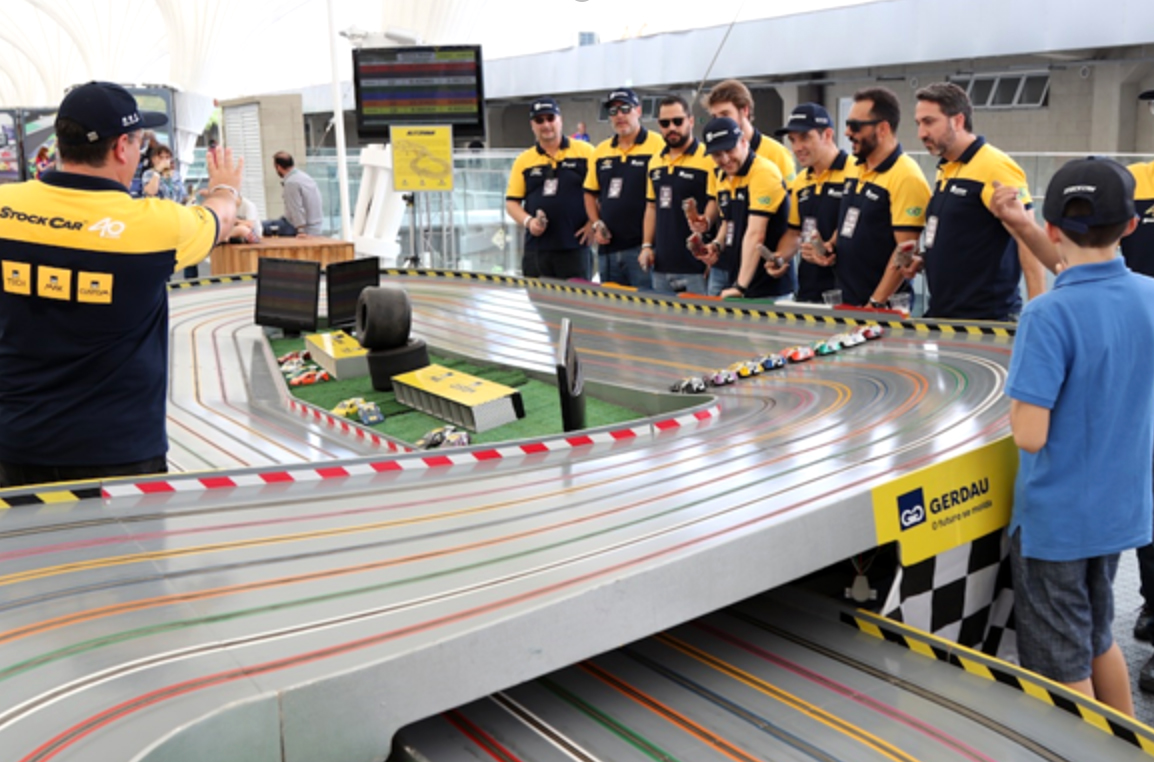 Representantes da Gerdau Aços Especiais e seus clientes do setor automotivo e industrial estiveram presentes na final da Stock Car 2019, realizada em 15 de dezembro em Interlagos (SP).