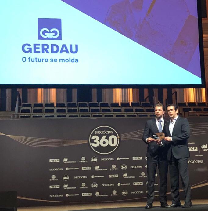 CEO da companhia, Gustavo Werneck, subiu ao palco para receber o prêmio na categoria mineração e siderurgia pelo Anuário Época Negócios 360º.