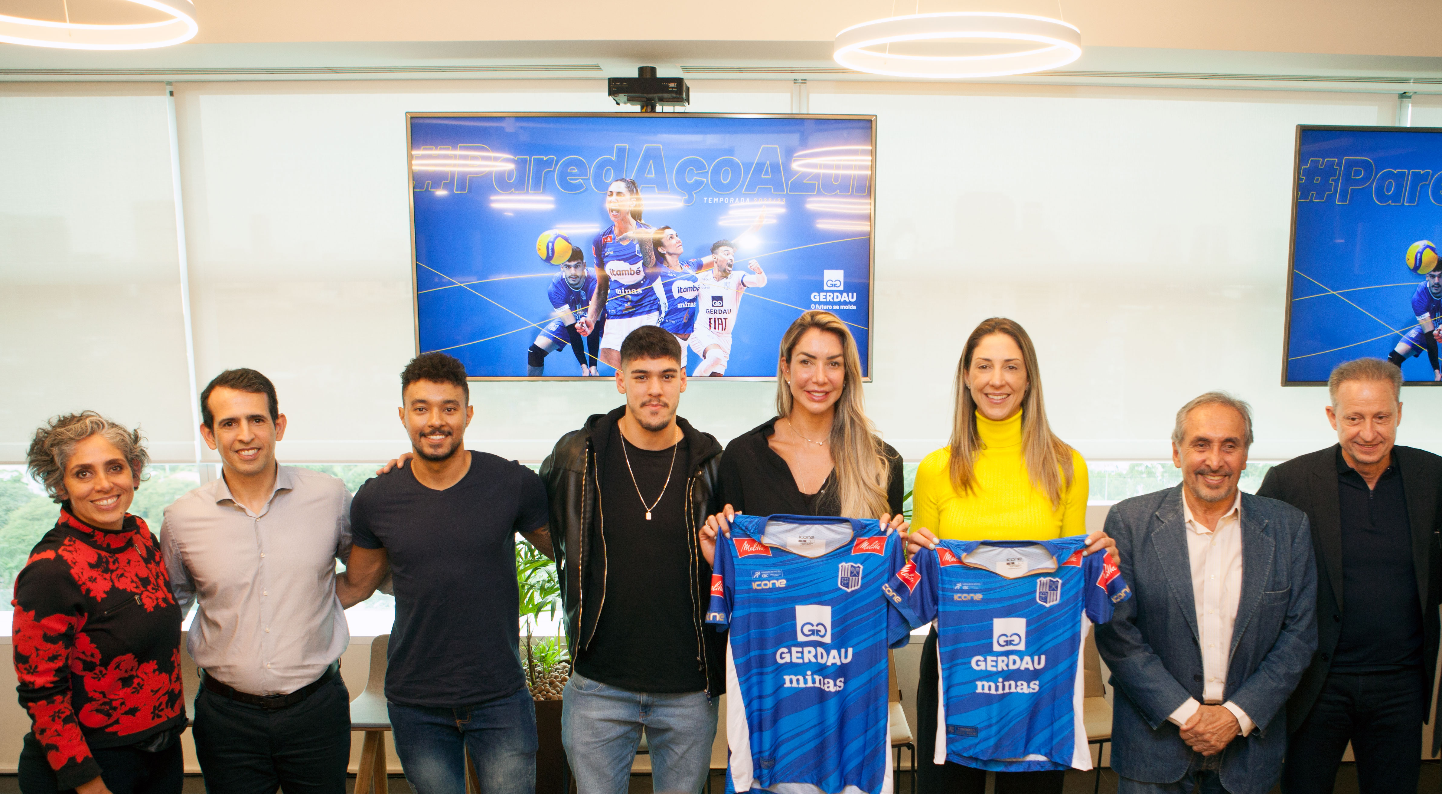 Equipe do Minas no escritório da Gerdau em São Paulo